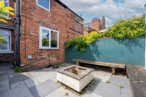 19 Prescot Street...