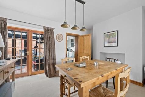32 Overleigh Road...