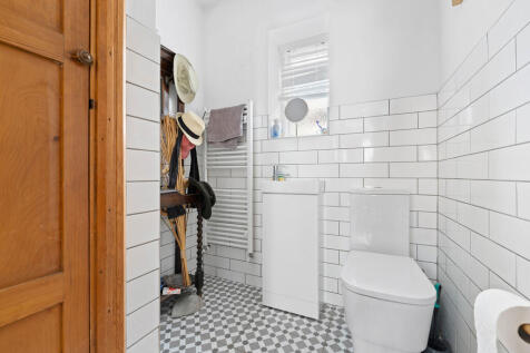 32 Overleigh Road...