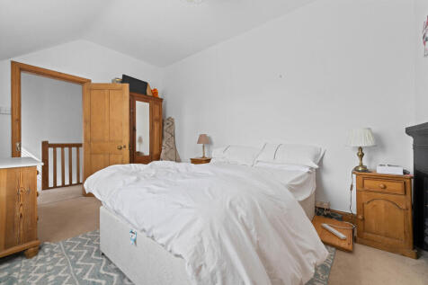 32 Overleigh Road...