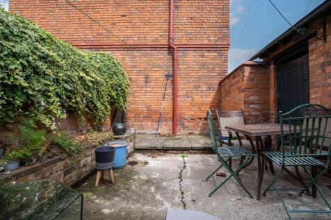 32 Overleigh Road...
