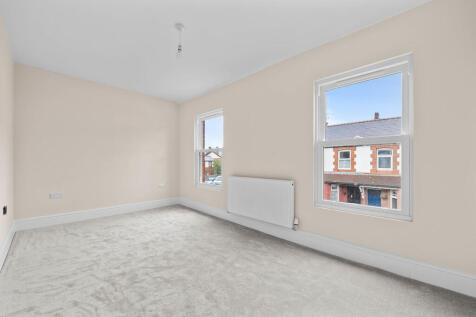 36 Hewitt street-...