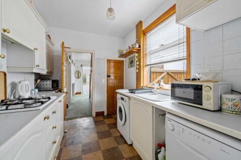 2 Knowsley Road, ...