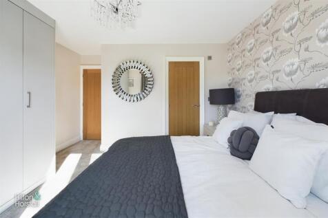 Internal Photo (Plot 8)