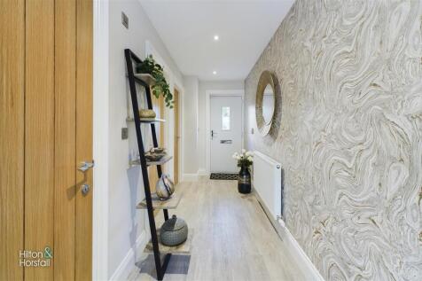 Internal Photo (Plot 8)