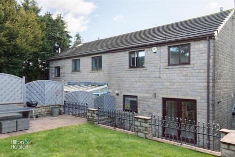 Barn Field Close