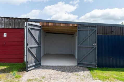 Garage 11
