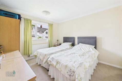 Holmefield Court