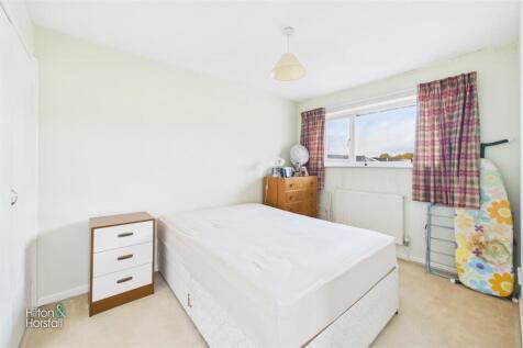 Broadhurst Way