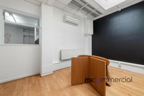 84 Aldermans Hill...