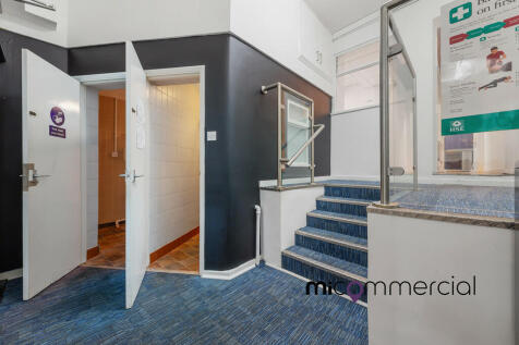 84 Aldermans Hill...