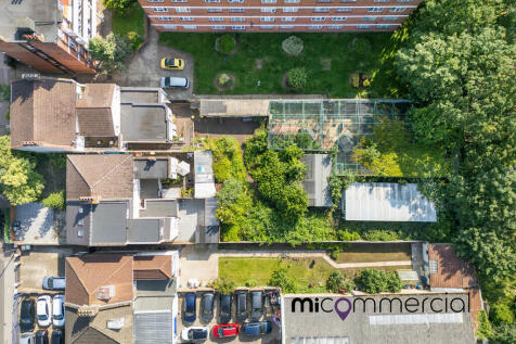 601 Lordship Lane...