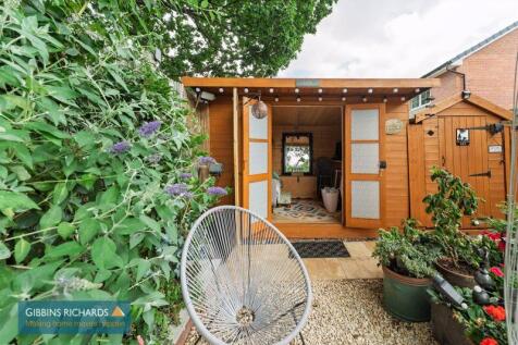 Garden/Summerhouse