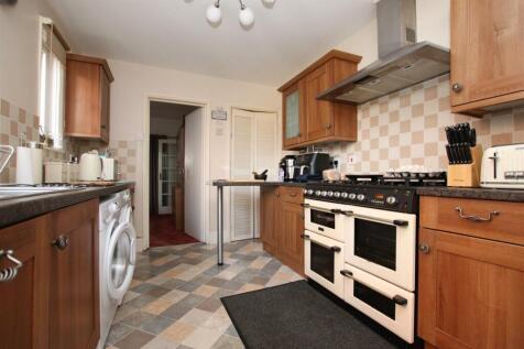 Kitchen b.JPG