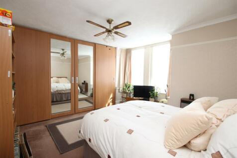 Bedroom 1b.JPG