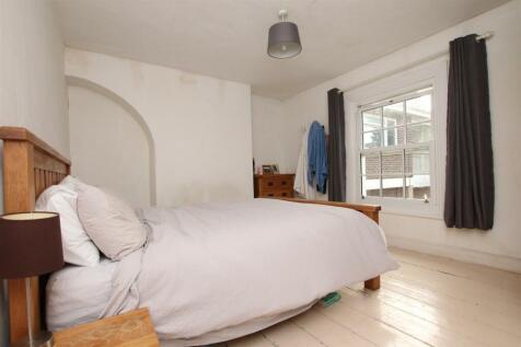 Bedroom 1.JPG