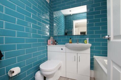 Bathroom.JPG