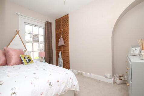 Bedroom 2.JPG