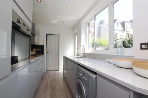 Kitchen.JPG