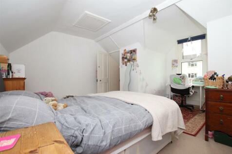 Bedroom 1.JPG
