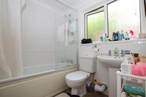 Bathroom.JPG