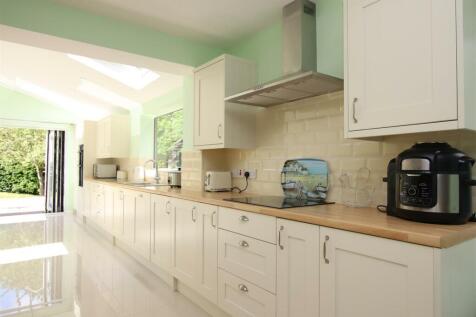 Kitchen.JPG