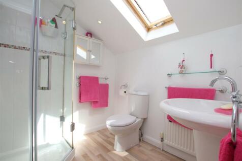 Ensuite.JPG