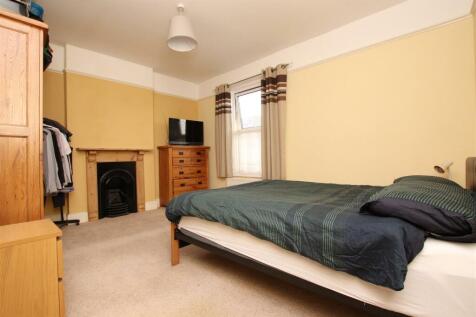 Bedroom 1.JPG