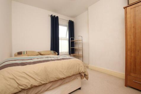 Bedroom 2.JPG