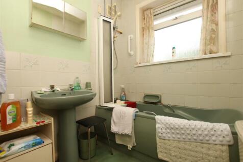 Bathroom.JPG