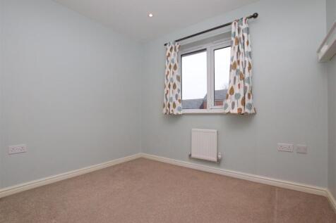 Bedroom 2.JPG