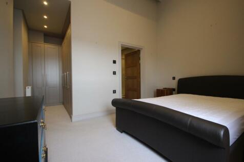 Master Bedroom.JPG