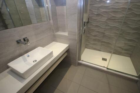 Ensuite.JPG