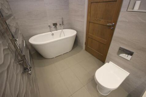 Bathroom.JPG