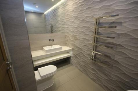 Bathroom.JPG