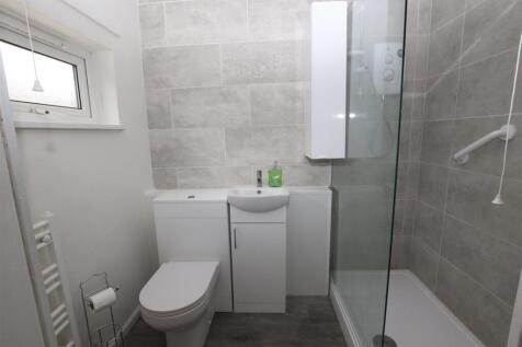 Bathroom.JPG