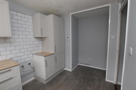 Kitchen 2.JPG