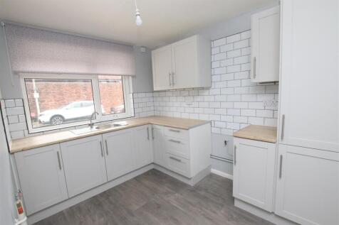 Kitchen..JPG