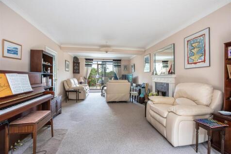 Living Room.jpg
