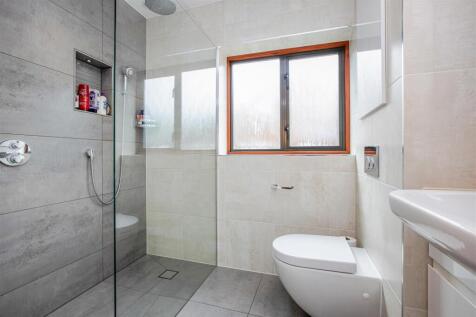 Shower Room.jpg