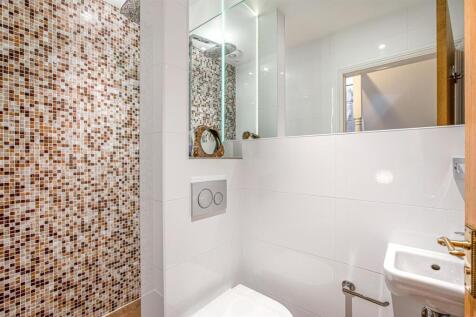 Shower Room.jpg