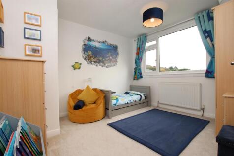 Bedroom 2.JPG