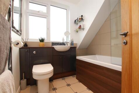 Bathroom.JPG