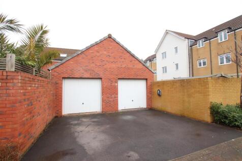 Double Garage.JPG