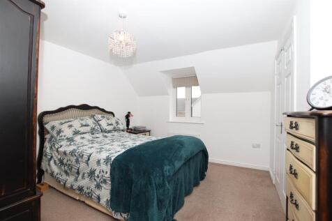 Bedroom 1.JPG