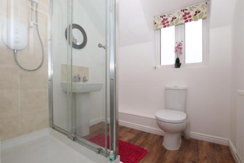 Ensuite 2.JPG