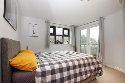Bedroom 2.JPG