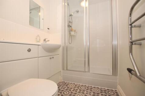 Ensuite.JPG