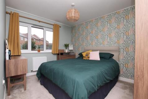 Bedroom 2.JPG