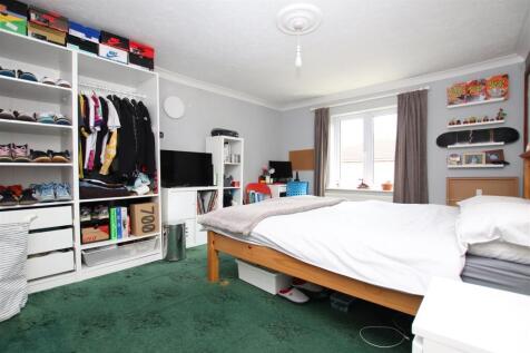 Bedroom 2.JPG